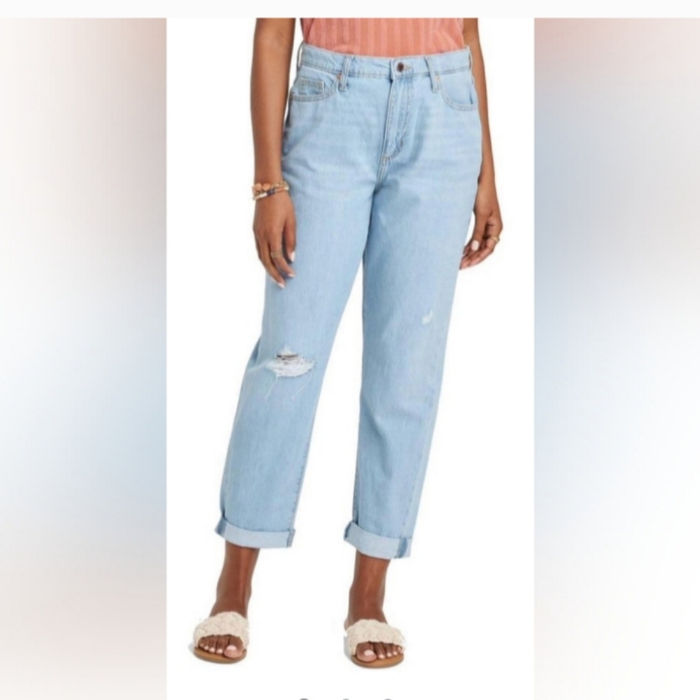 Universal Thread size 6 cuffed distressed boyfriend jeans